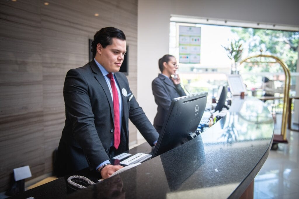 Receptionist 